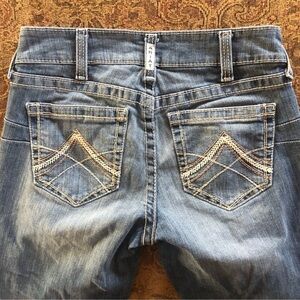 Ariat Woman’s jeans 28r straight leg